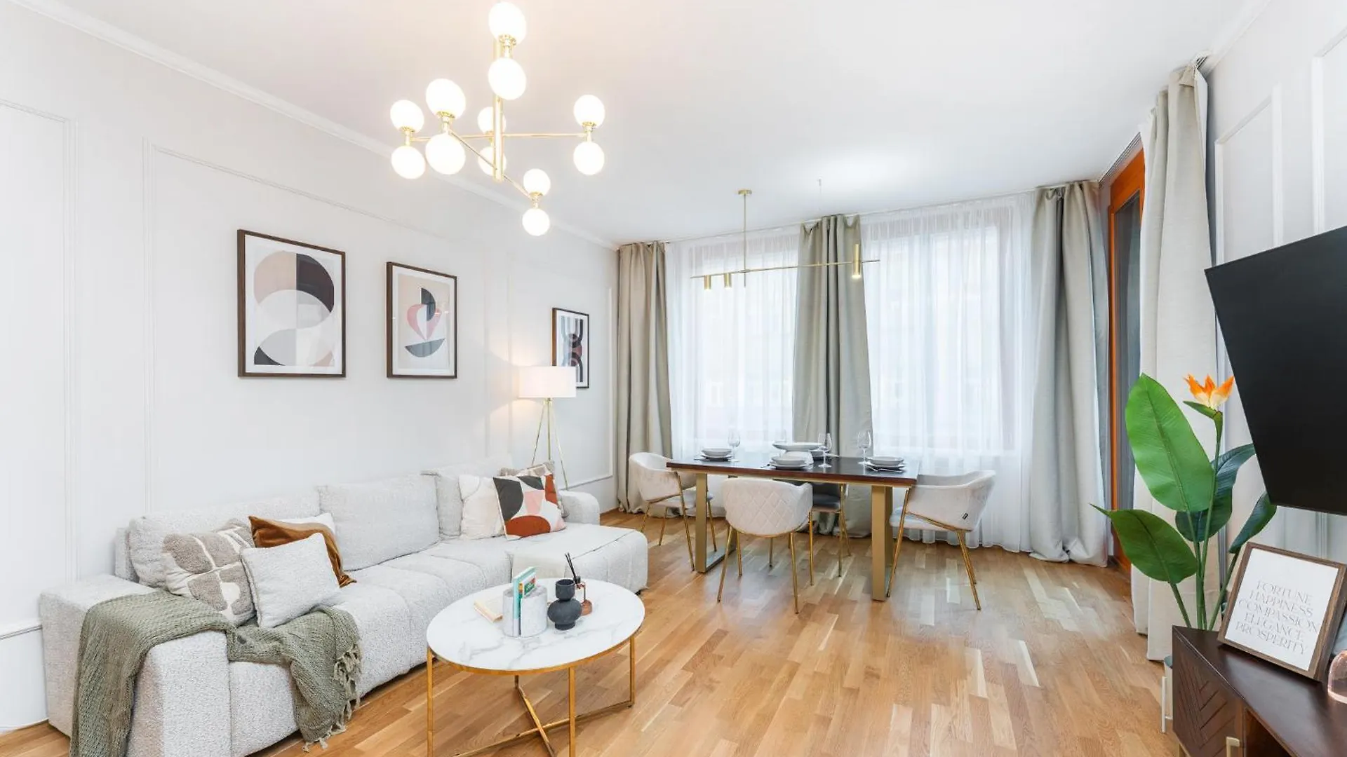 Spacious Smichov 2 Bedroom Apartment With Excellent Tram Connection Prag